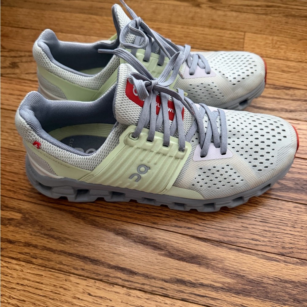 On Cloudswift Running Shoes - Size 8